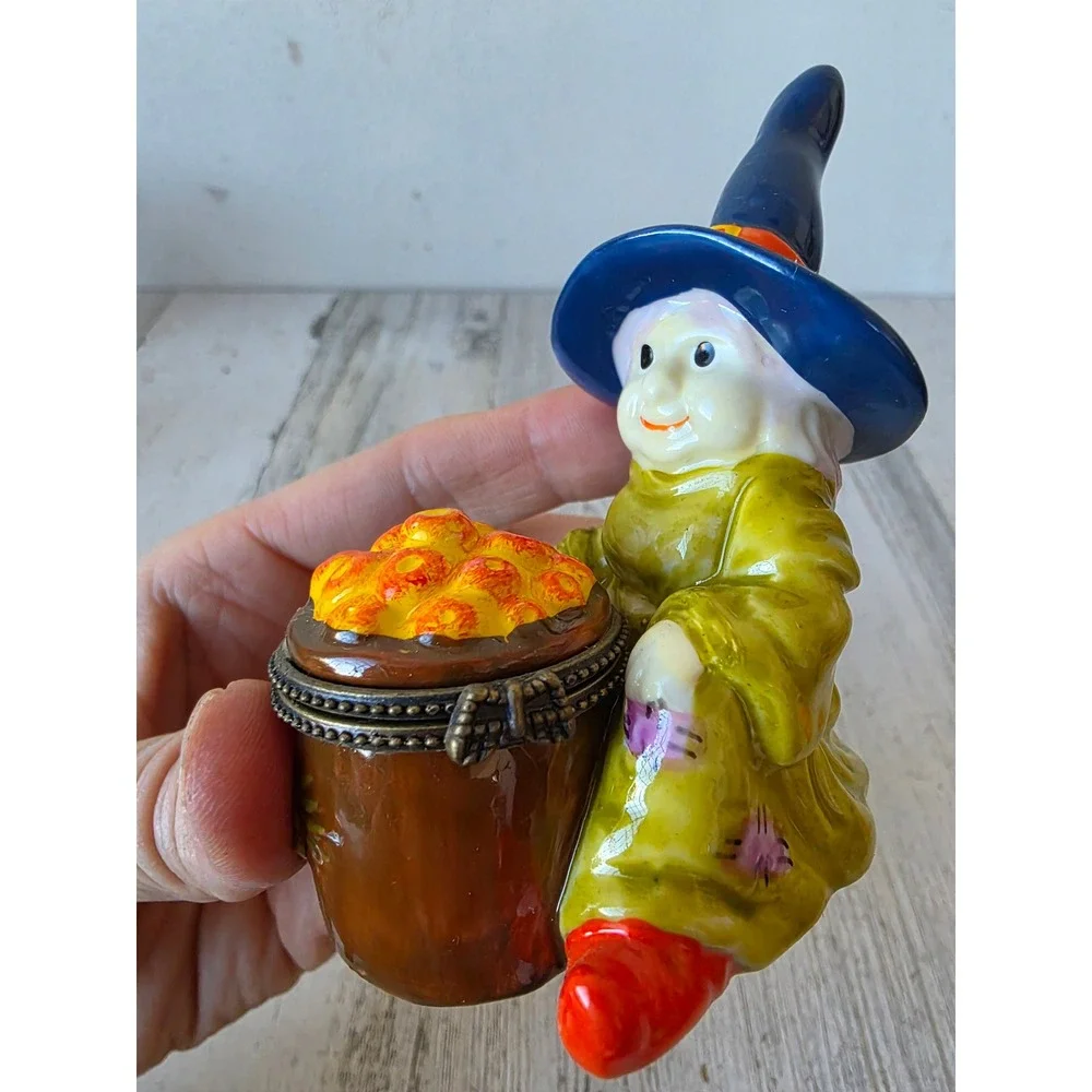 Vintage Greenbrier witch cauldron trinket box jewelry‎ spider Halloween decor